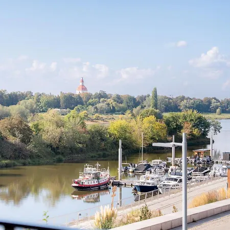 Promenadenquartier Mit Elbblick, Kueche Und Parken * 德累斯顿