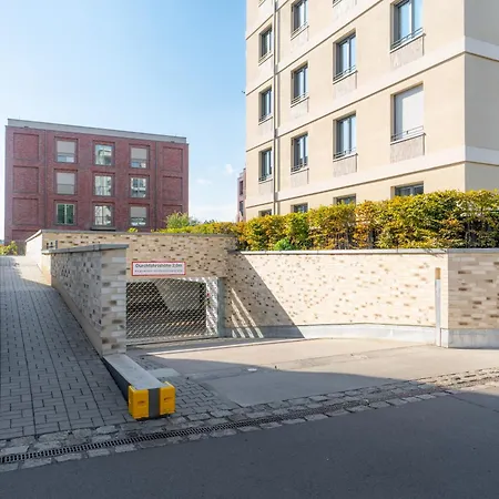 Promenadenquartier Mit Elbblick, Kueche Und Parken * ドレスデン