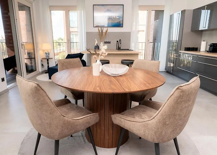 アパート Promenadenquartier Mit Elbblick, Kueche Und Parken ドレスデン